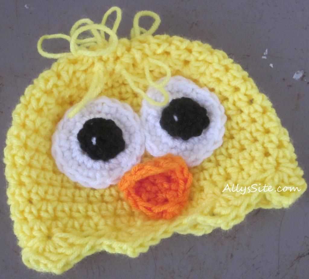 Free knitted chicken hat pattern