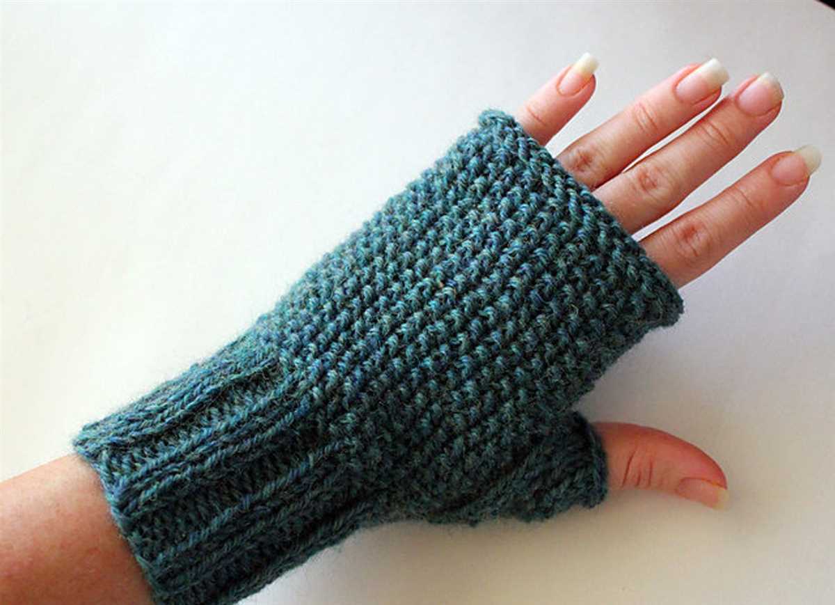 Free knitting pattern fingerless gloves 8 ply
