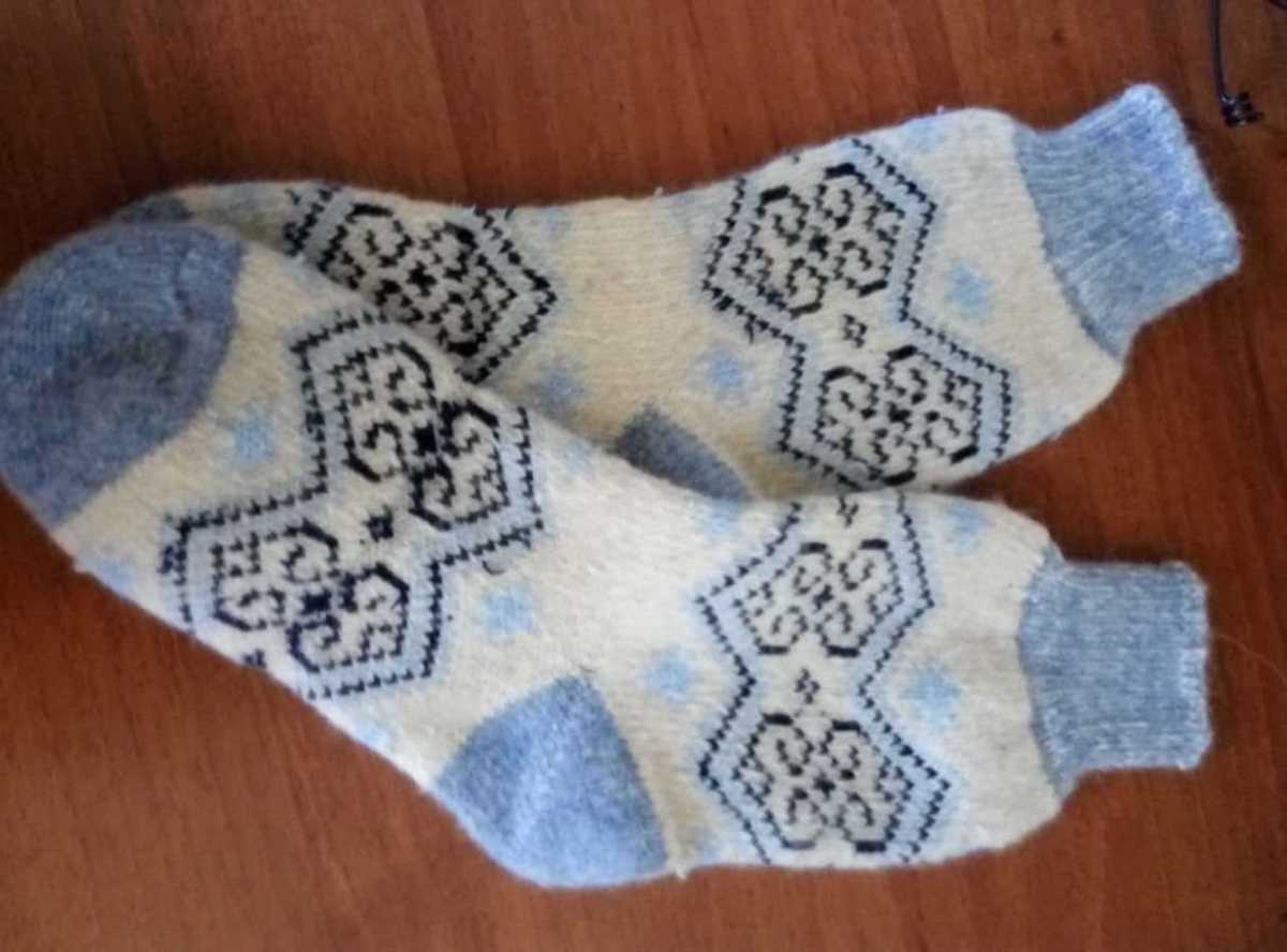 Free knitting pattern for mens wool socks