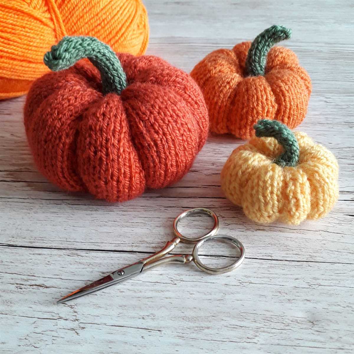 Free pumpkin knitting pattern