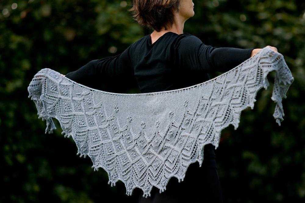 Get Creative with a Complimentary Sontag Shawl Knitting Pattern! Free sontag shawl knitting pattern
