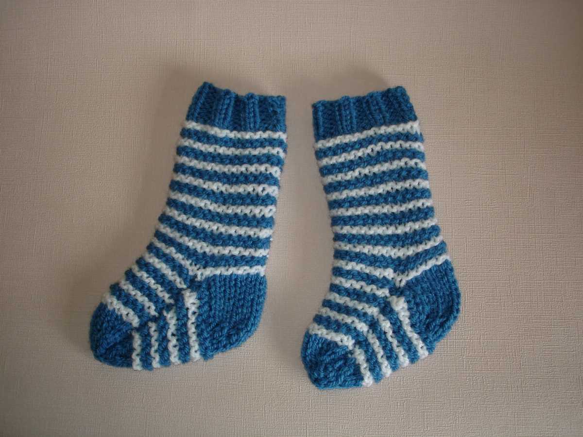 Free knitted sock patterns on 2 needles