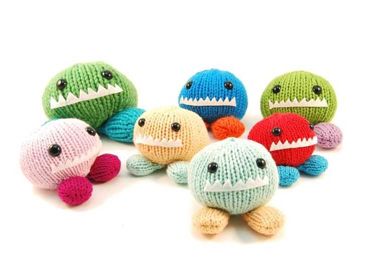 Free patterns for small knitted animals