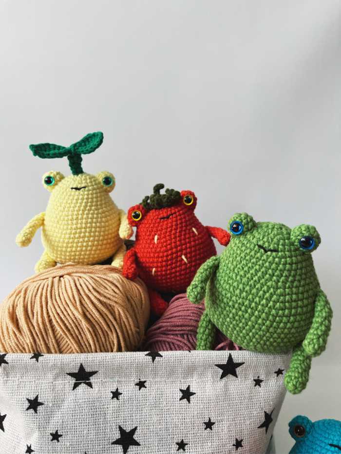 Frog and toad knit pattern