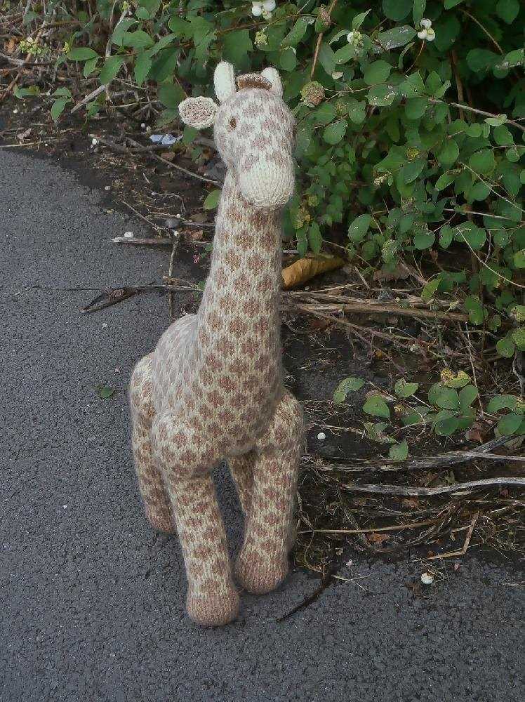 Geoffrey giraffe knitting pattern