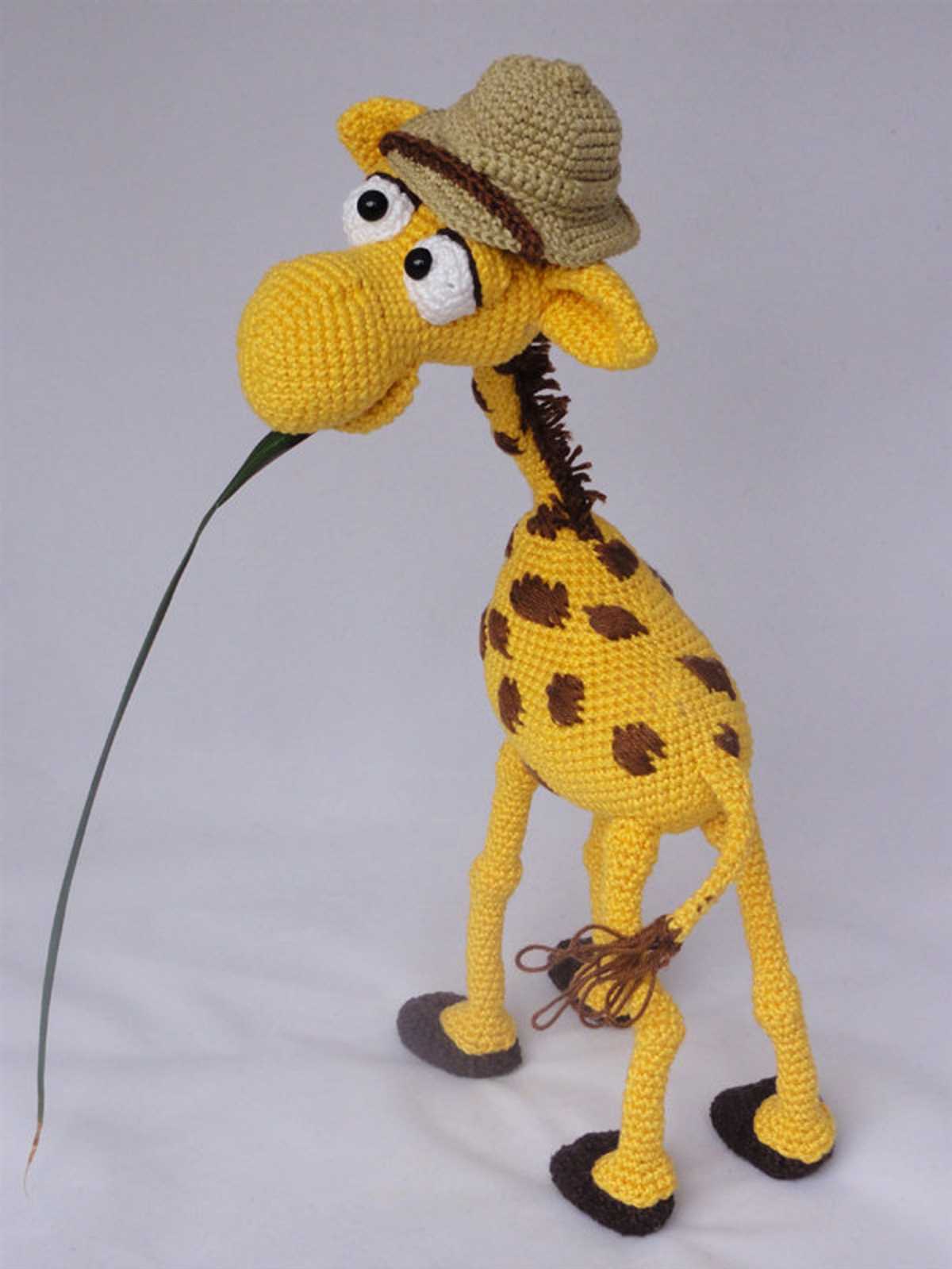 Geoffrey giraffe knitting pattern