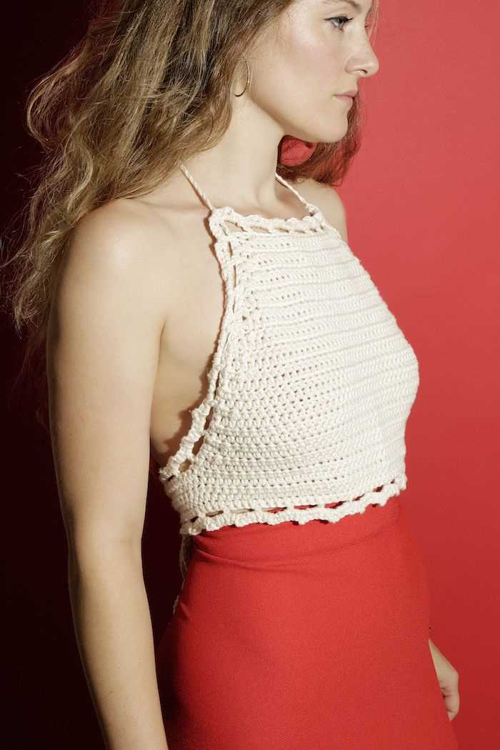 Creating a Stylish Halter Neck with this Knitting Pattern Halter neck knitting pattern
