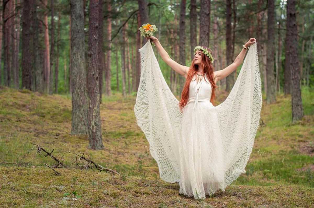 Hand knit wedding dress pattern