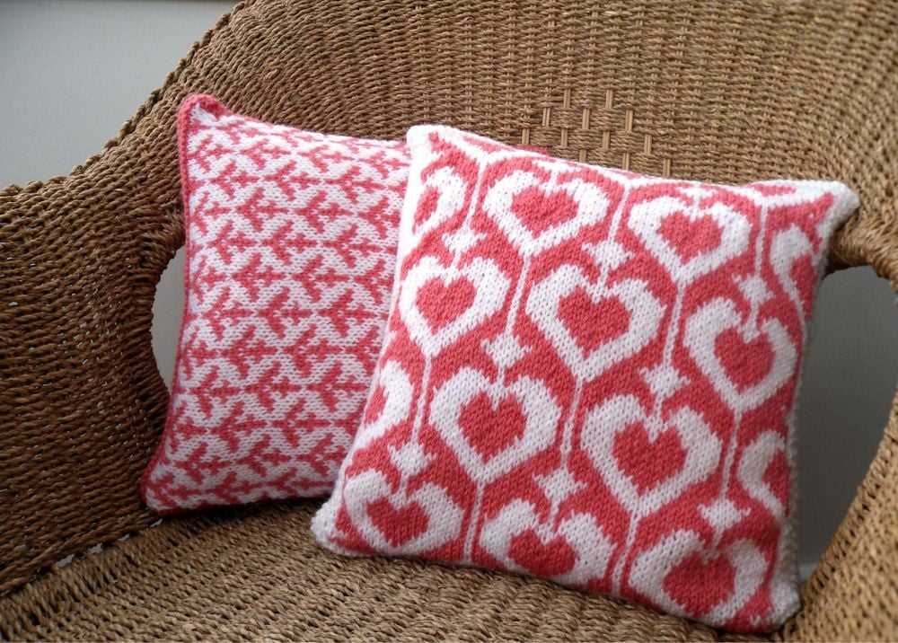 Heart cushion knitting pattern