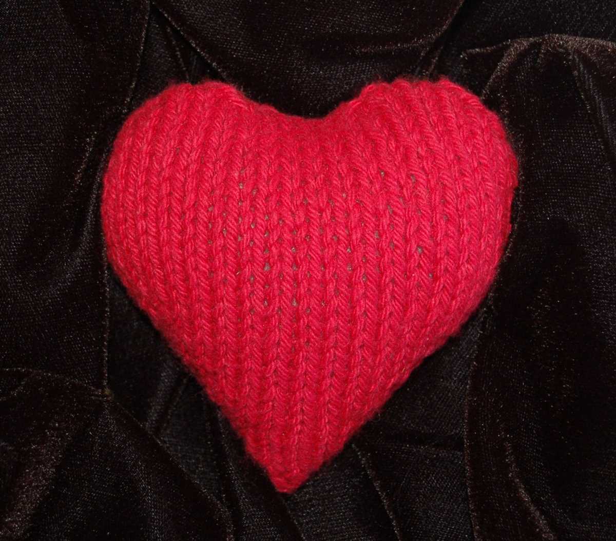Heart shape knitting pattern