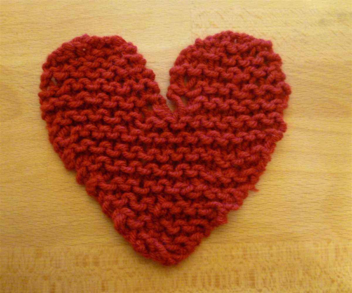 Heart shape knitting pattern