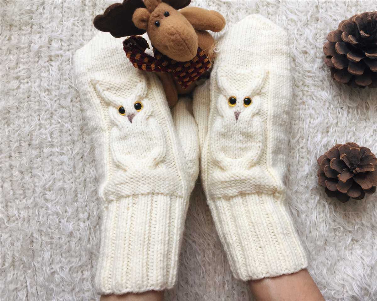 Holding hands mittens knitting pattern