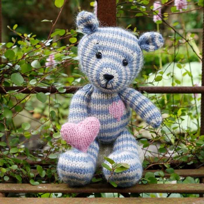 Create Your Own Adorable Teddy Bear with this Free Knitting Pattern! Knit a teddy free pattern