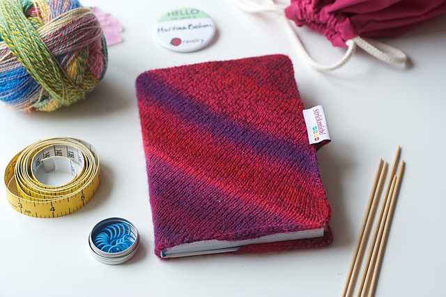 Knit book sleeve pattern