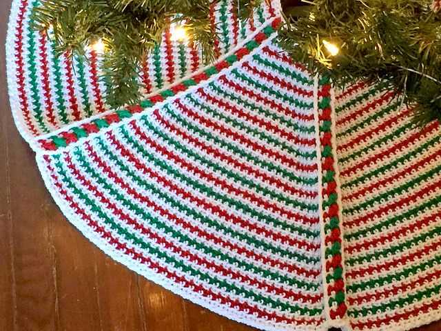 Knit pattern for christmas tree skirt