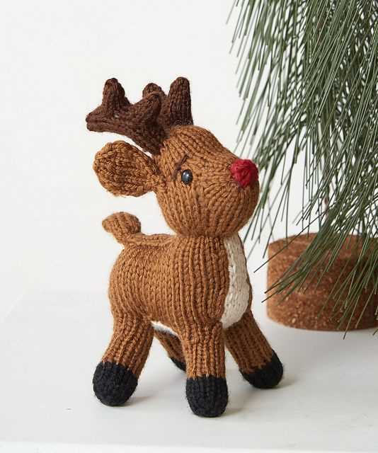 Knit reindeer pattern