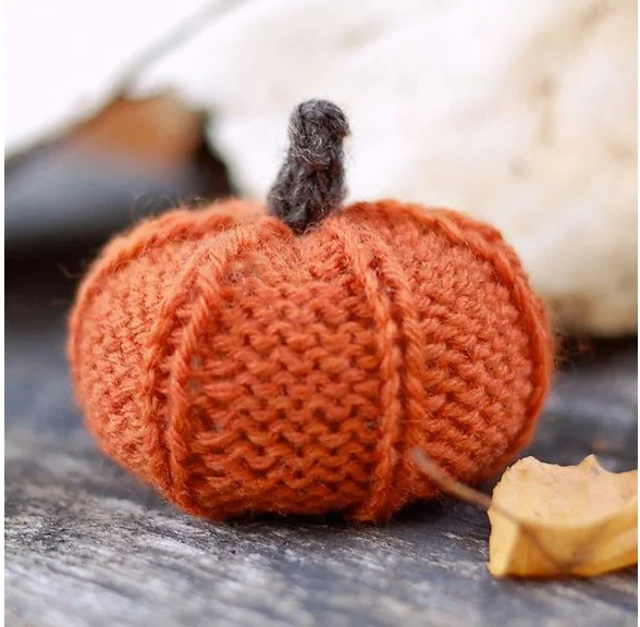 Knit a pumpkin pattern