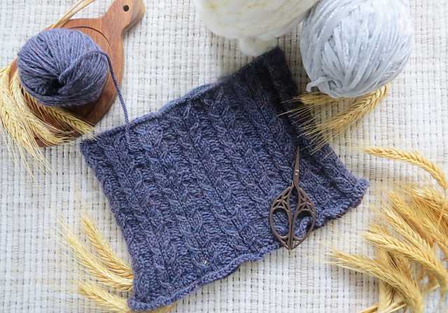 Create a Stylish and Cozy Cowl with Worsted Weight Yarn - Knitting Pattern Knit cowl pattern worsted weight