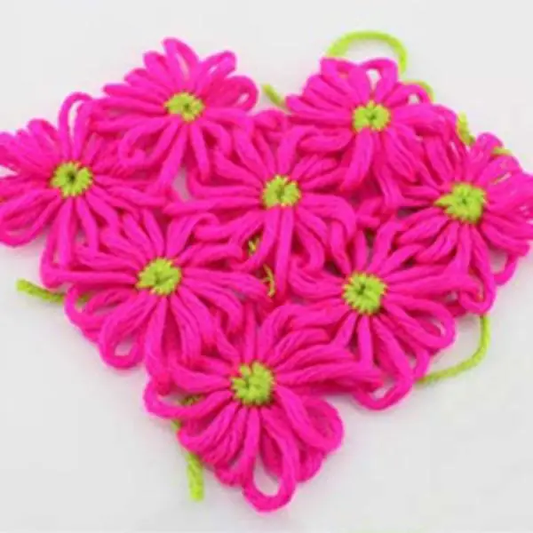 Knit daisy pattern