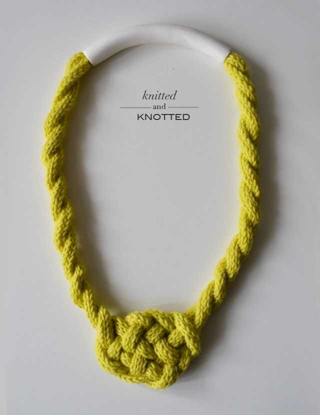 Knit necklace pattern