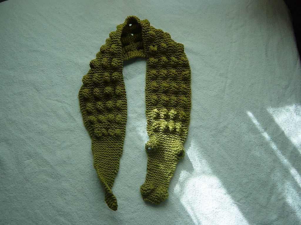Knitted alligator scarf pattern free