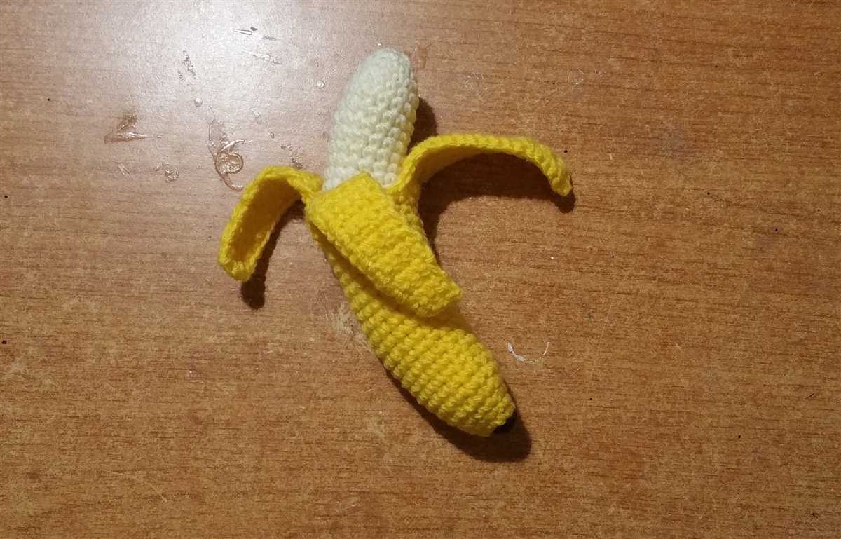 Knitted banana pattern