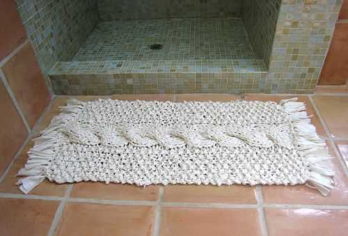 Knitted bath mat pattern