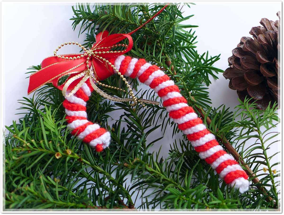 Knitted candy cane pattern