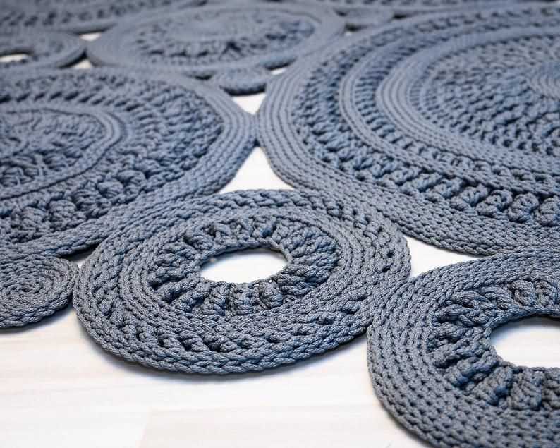 Knitted carpet patterns