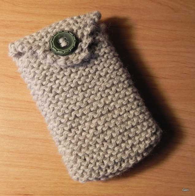 Knitted cell phone case pattern