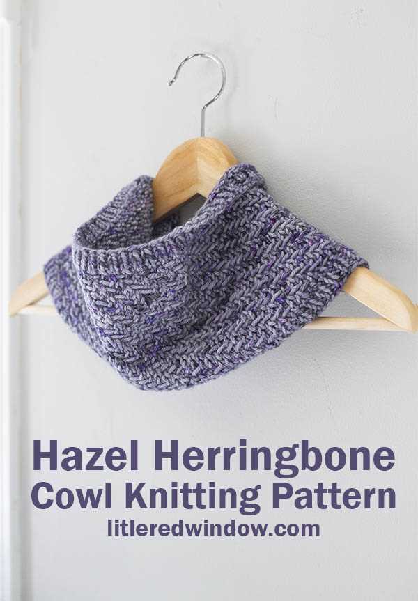Knitted cowl in the round pattern
