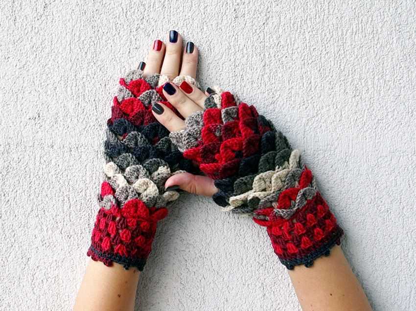 Knitted dragon gloves pattern