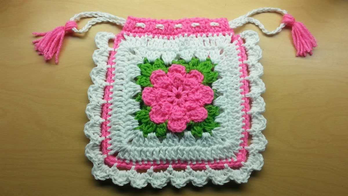 Knitted drawstring pouch pattern
