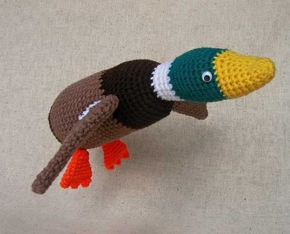 Knitted duck feet pattern