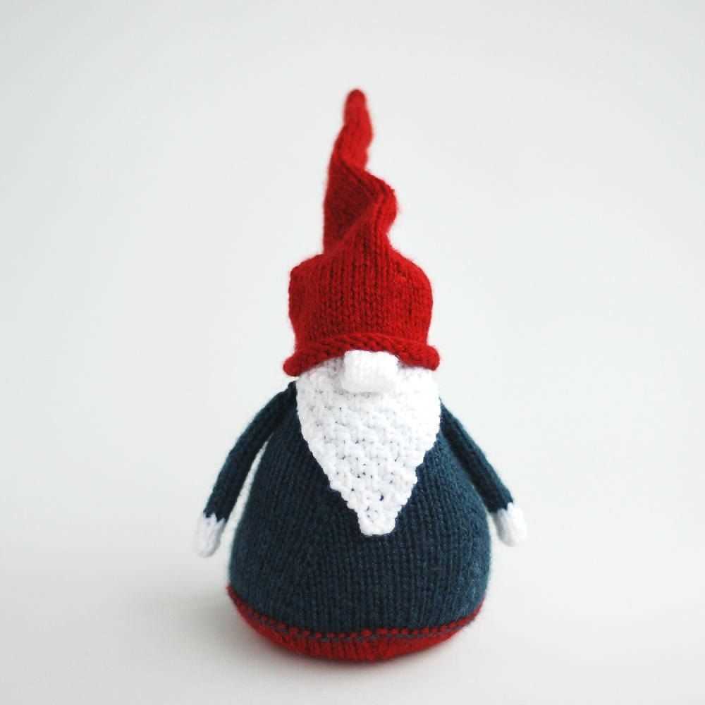 Knitted gnome ornament pattern