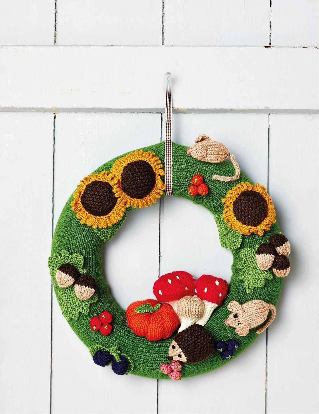 Knitted halloween wreath pattern