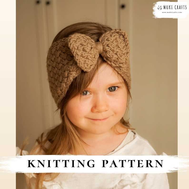 Knitted headband bow pattern
