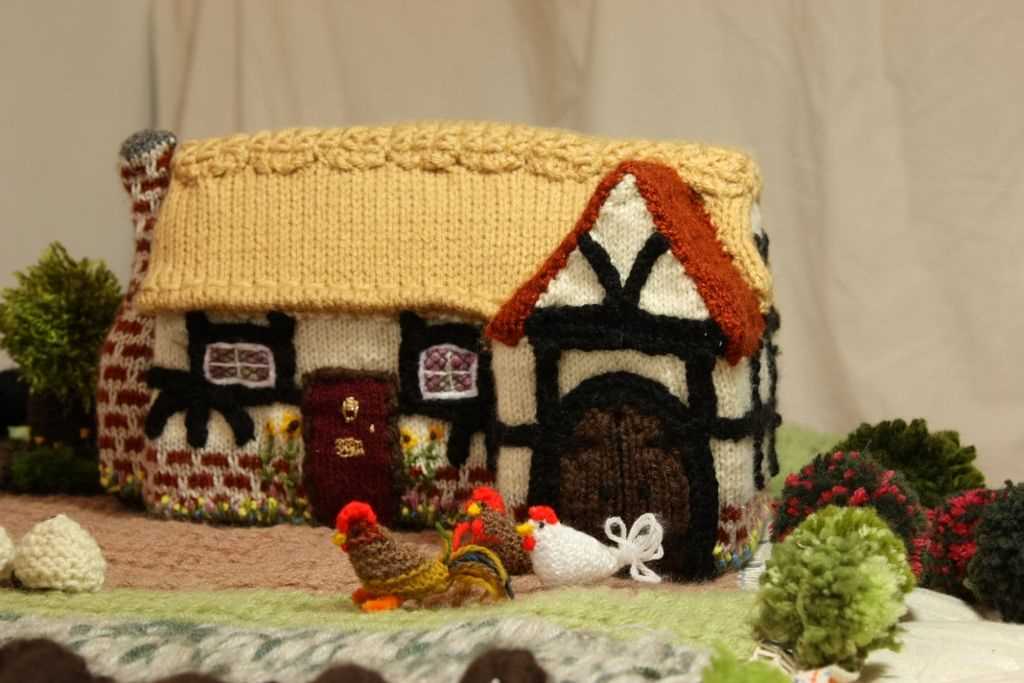 Knitted house pattern