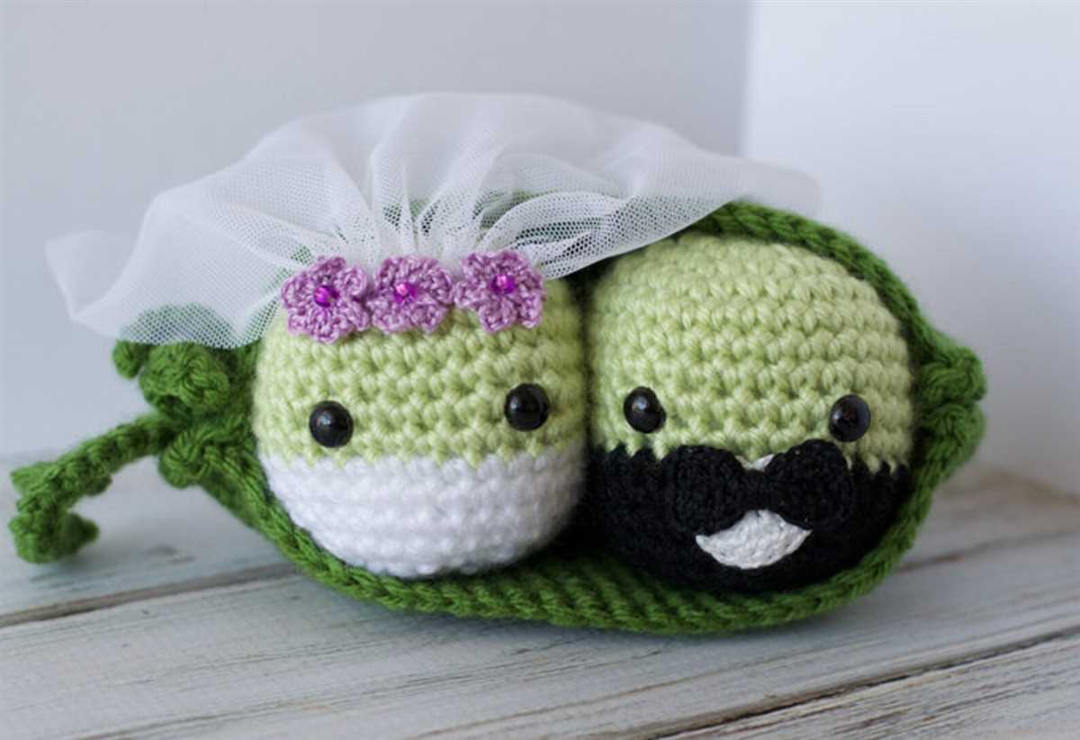 Knitted pea pod pattern