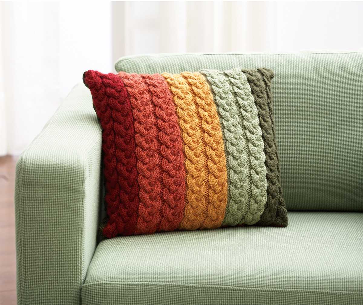 Knitted pillow pattern