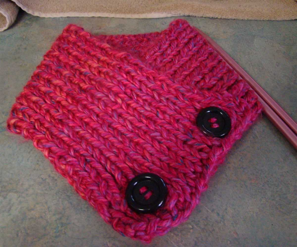 Knitted scarf with buttons pattern
