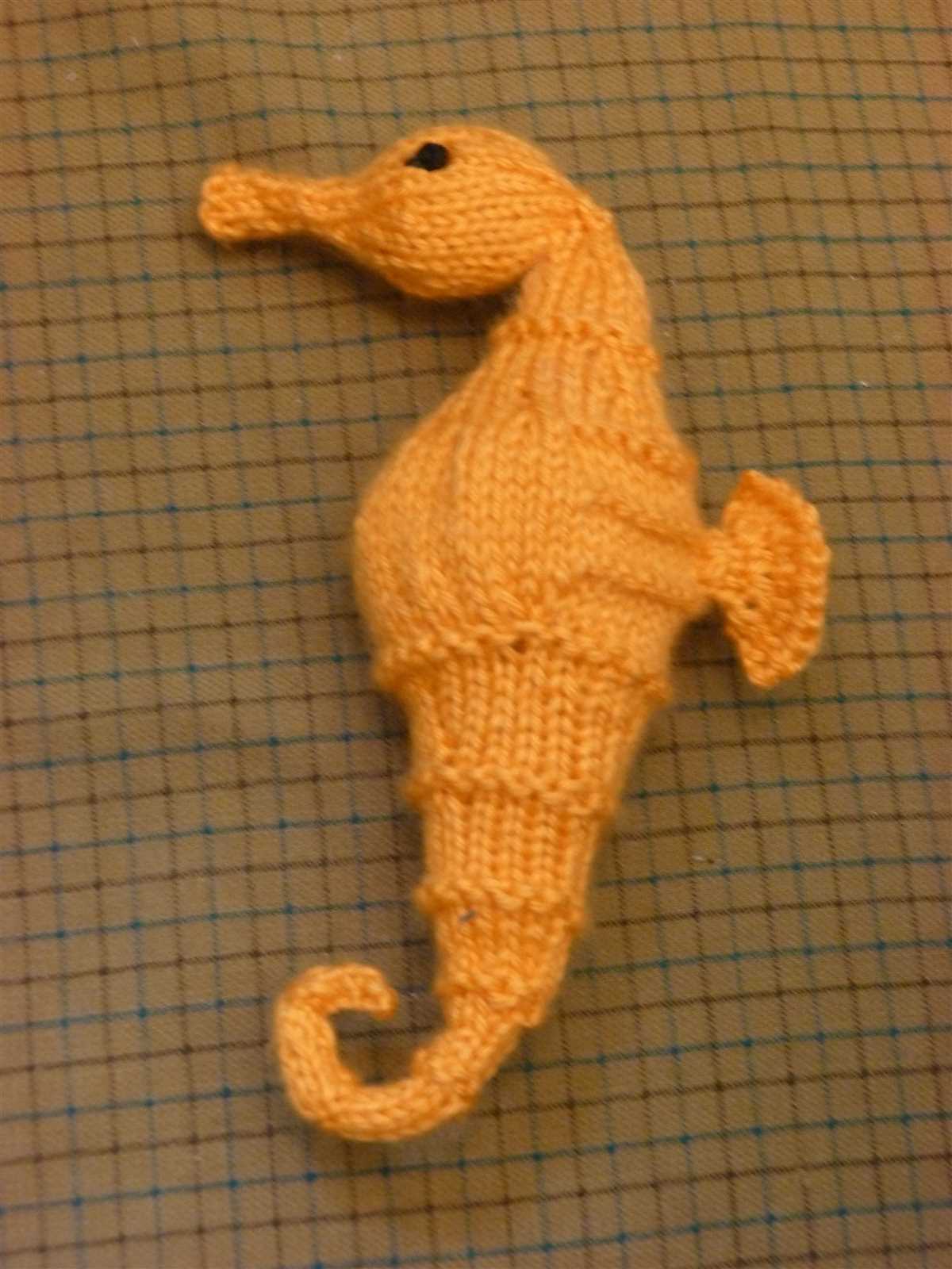 Knitted seahorse pattern free