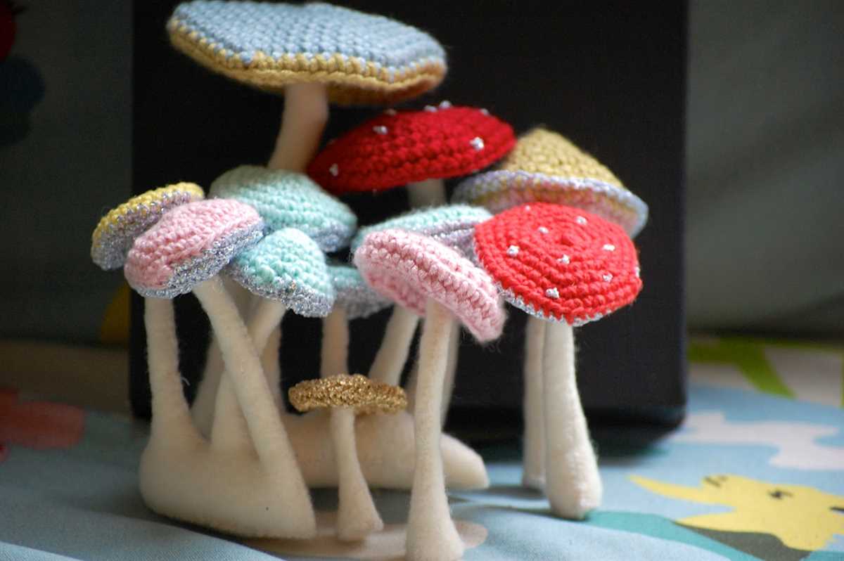 Knitted toadstool pattern