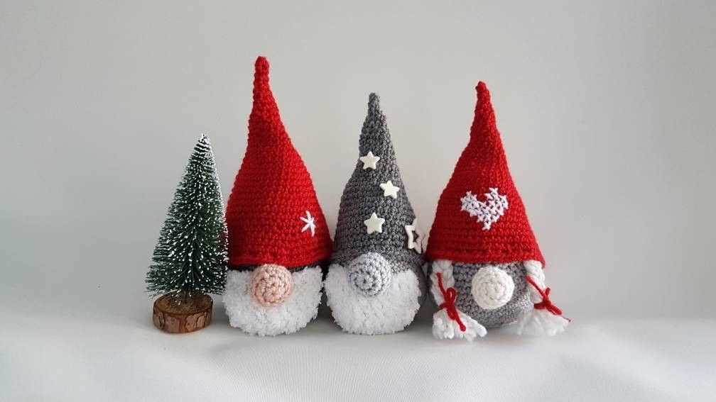 Knitted tomte pattern