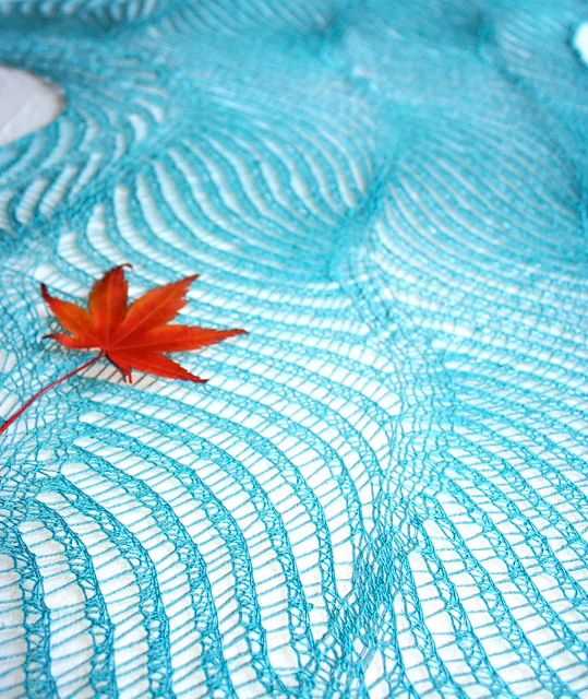 Knitted waves ripple pattern