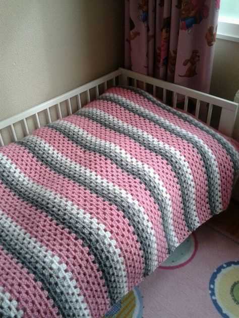 Knitted bedspread pattern