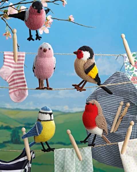Knitted bird pattern