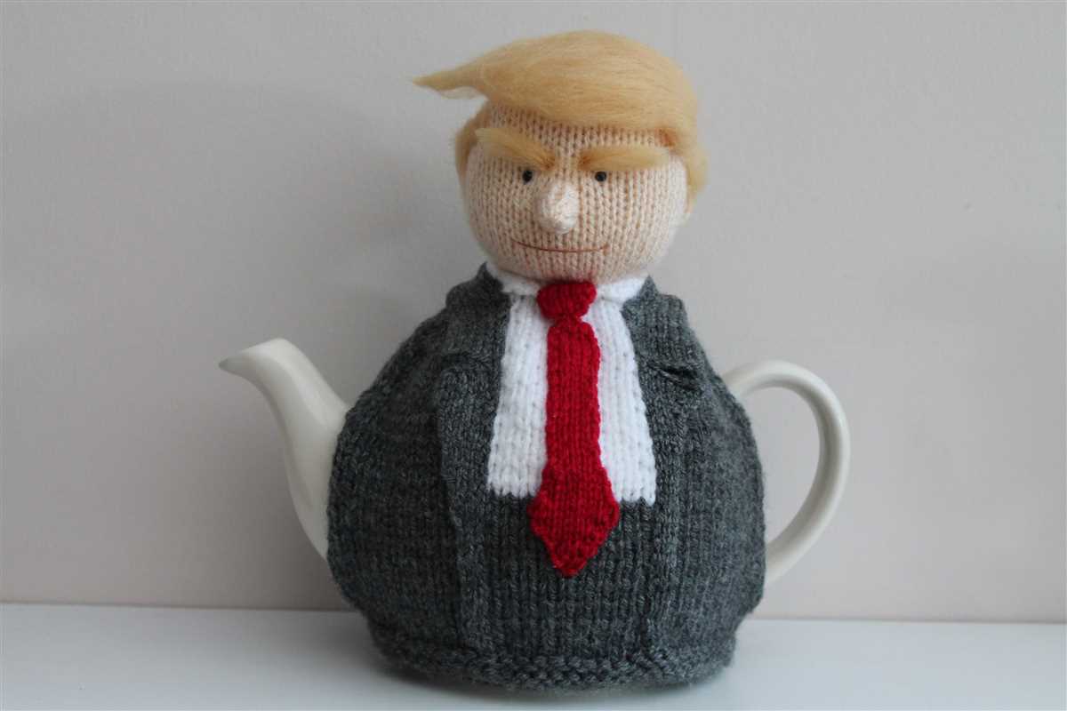 Knitted christmas tea cosy pattern