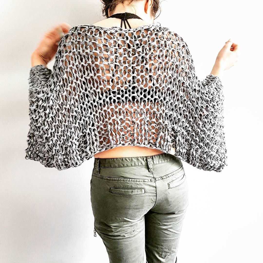 Knitted cropped sweater pattern
