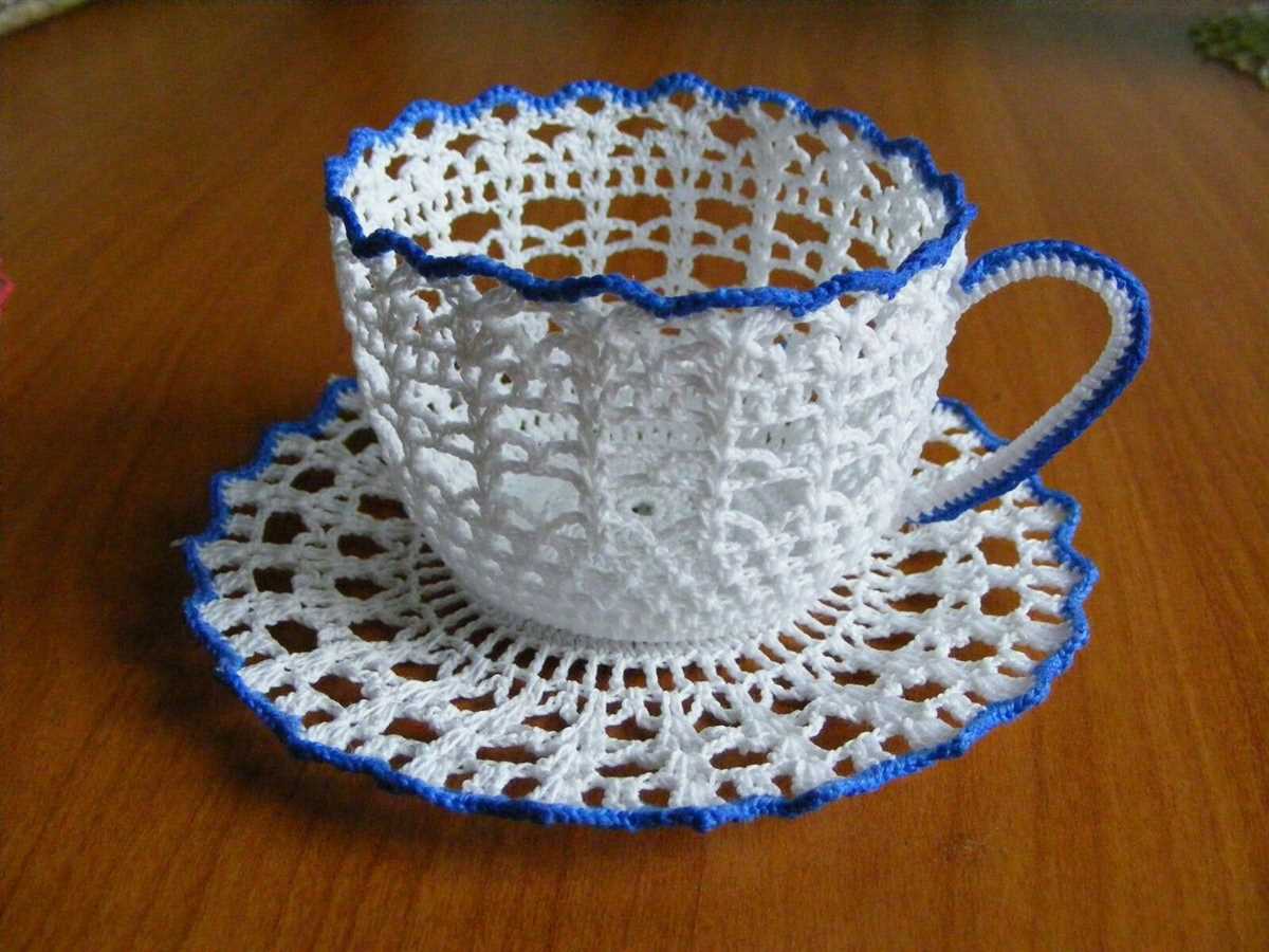 Knitted cup and saucer pattern